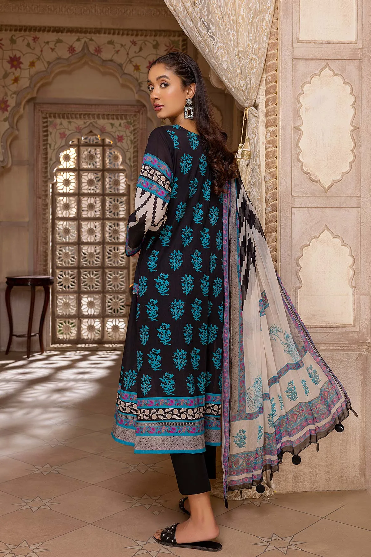 3-Pc Qaus C-Prints Printed Lawn Suit With Chiffon Dupatta QBW22-08-S